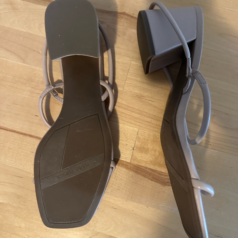 Marc Fisher Neutral Nude Tan Minimalist Strappy Block Heeled Sandal Heel 10